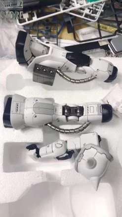 Metal Soldier MS 1/100 MS-06J MS06J Zaku II White Ogre Gundam Mobile Suit -Show.Z Store ce4b4f045d